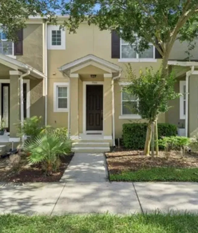 3 bed, 2.5 bath, 1389 sqft, $2,800 — Photo 1