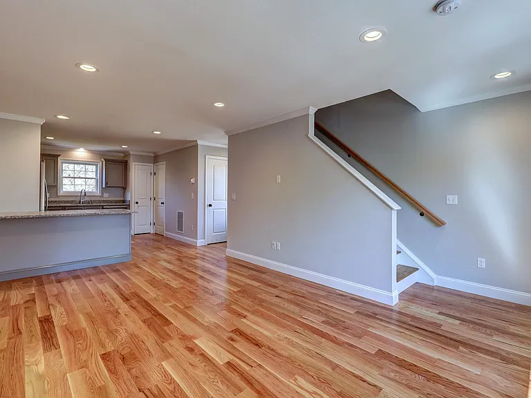 690 New Haven Ave — Photo 12