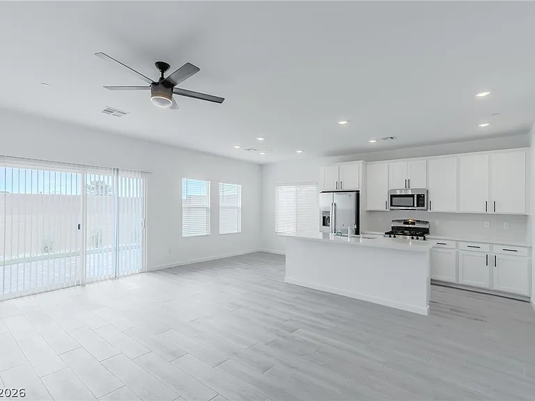 3380 Sunlight Grove Ln — Photo 4