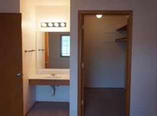 2204 Nicolet Dr APT 2, Green Bay, WI 54311