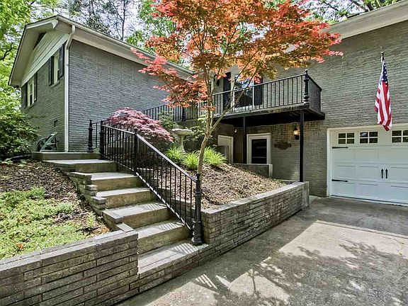 2nd image of 3928 Woodcrest Cir NW