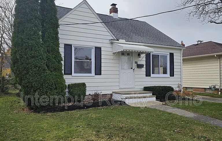 360 E 326th St — Photo 3