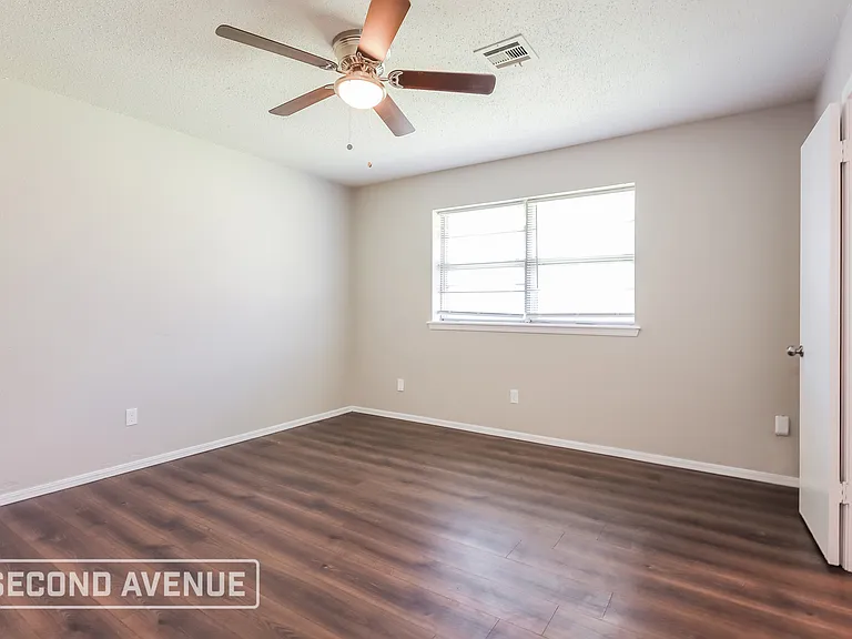 703 Willis St — Photo 5