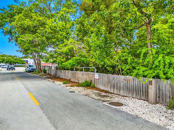 2nd image of 933 Lobster Ln