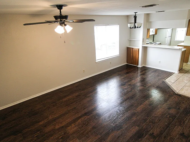 945 Schertz Pkwy #4 — Photo 20