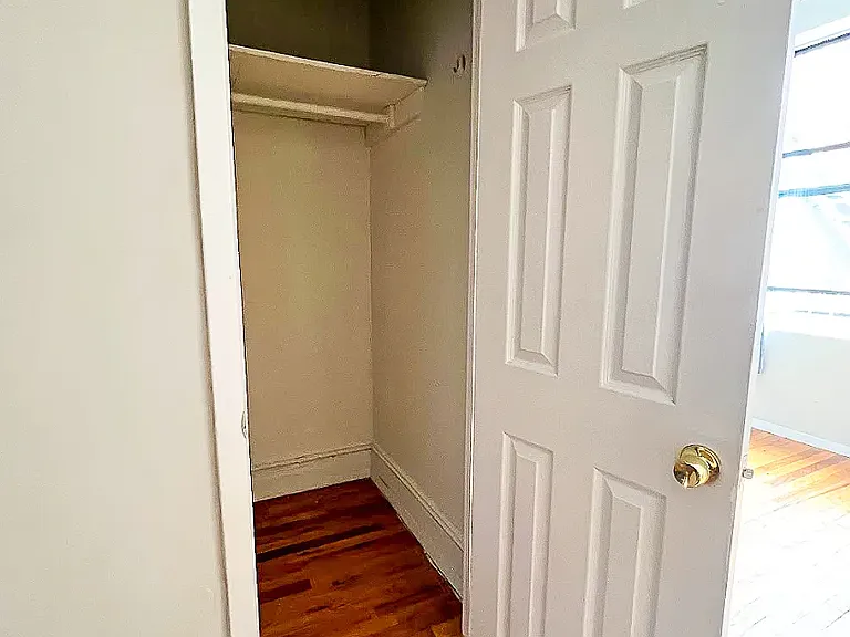 239 W 20th St #5 — Photo 6