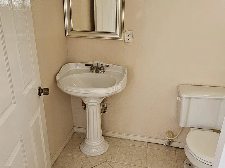 219 E Cherry Ln — Photo 23