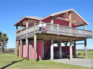 2631 Palm Dr, Crystal Beach, TX 77650