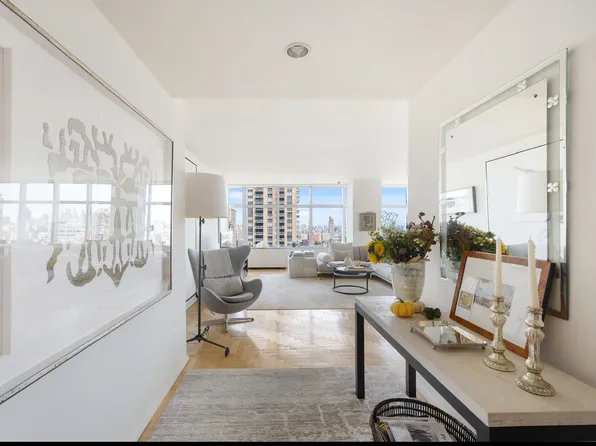 160 West 66th Street image 5 of 11