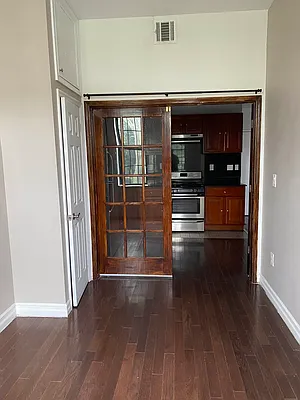 Rented by Hagstrom Management Inc | media 4