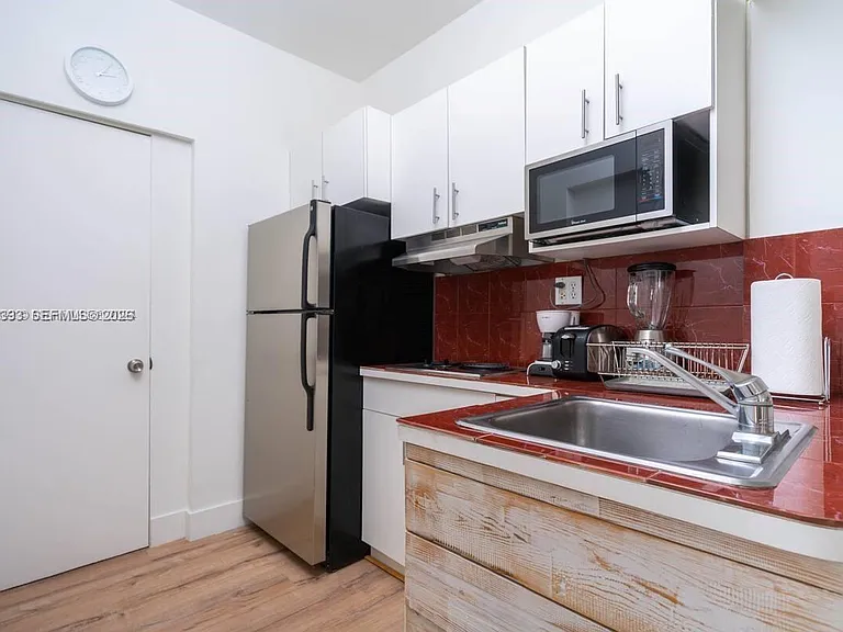 227 1st St #7 — Photo 9