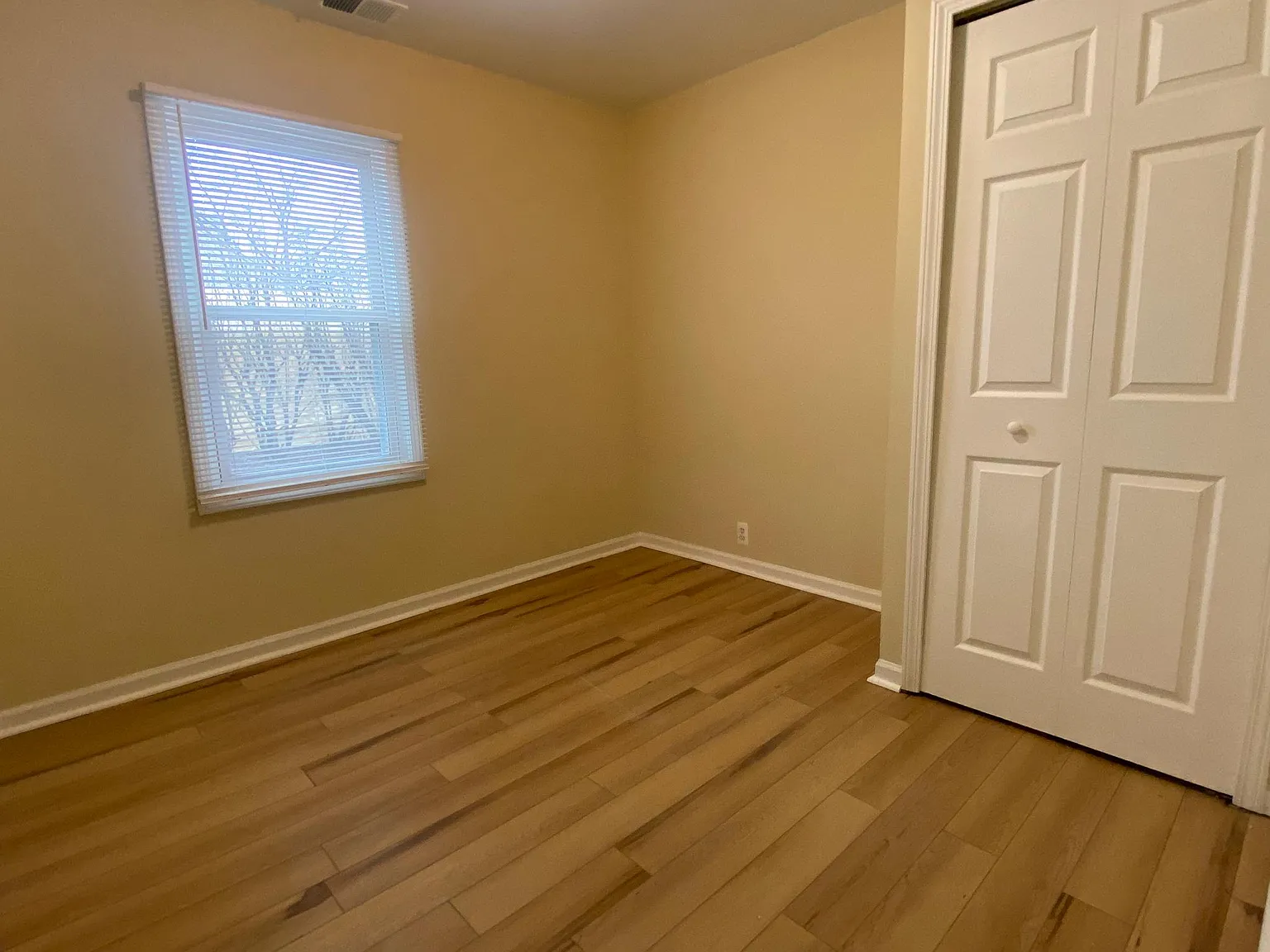 22830 Albion Ave — Photo 3