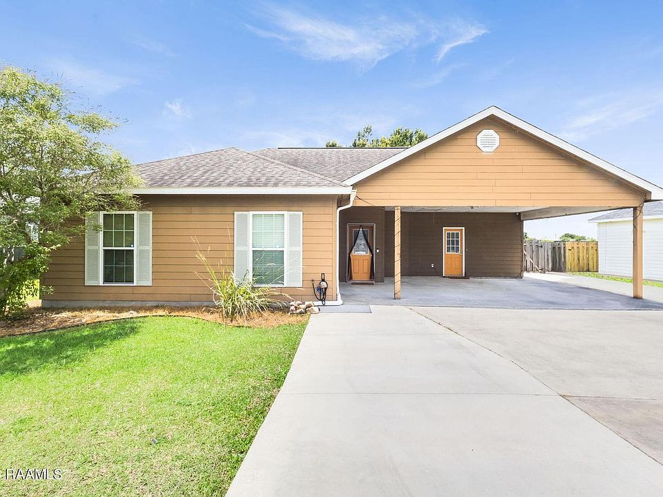 1st image of 209 Stoneridge Dr