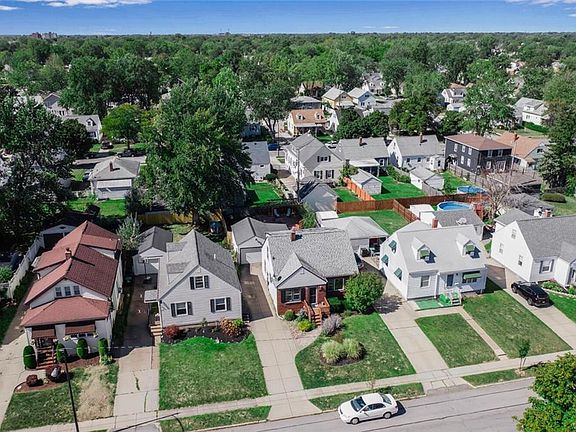 3rd image of 82 Edgewood Ave