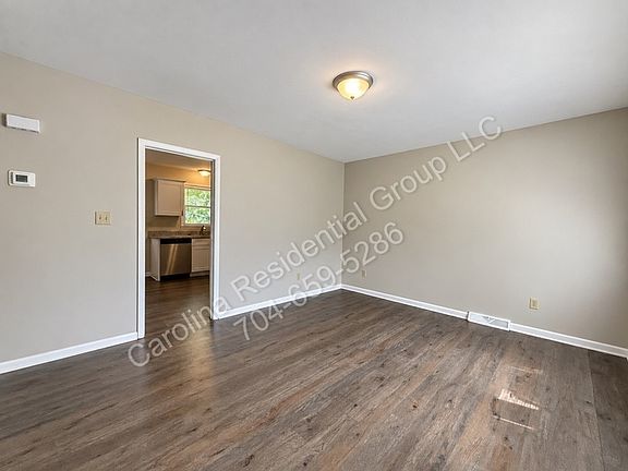 3rd image of 2002 Airport Rd #B