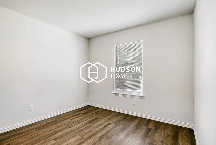 807 W Morris St — Photo 7