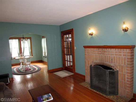 5th image of 218 Fairfield Ave