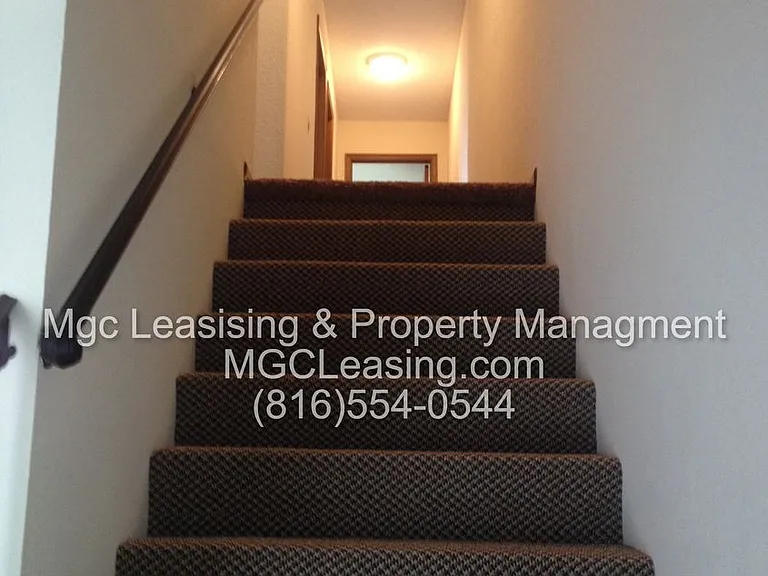3557-3563 NE Independence Cir — Photo 8
