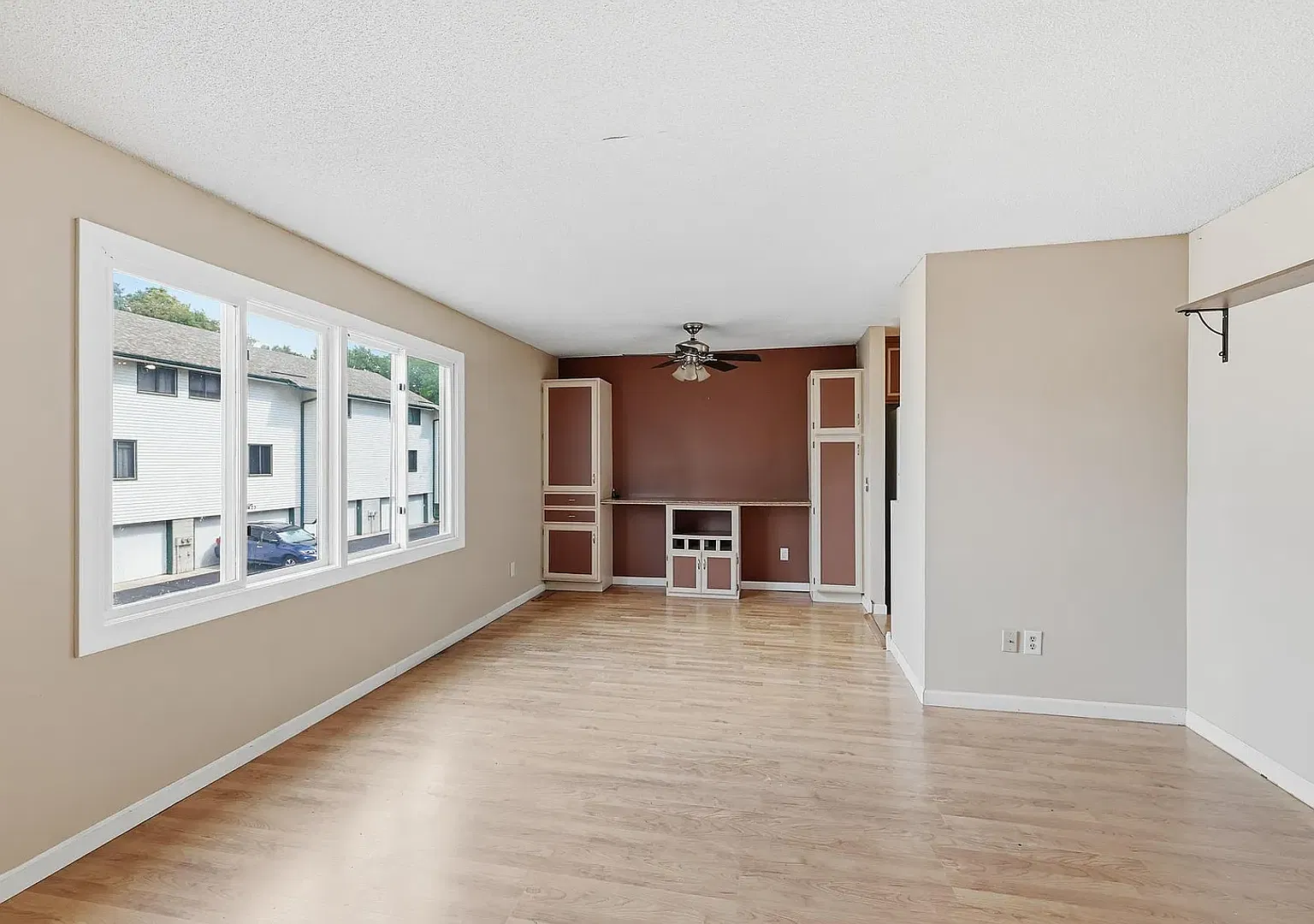 Spacious 3-Bed End-Unit Townhome with 2-Car Garage & Private Deck — Photo 4