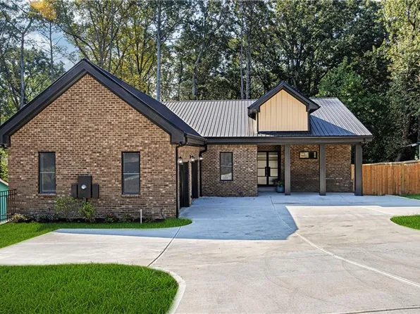 717 Caribbean Dr, Forest Park, GA 30297