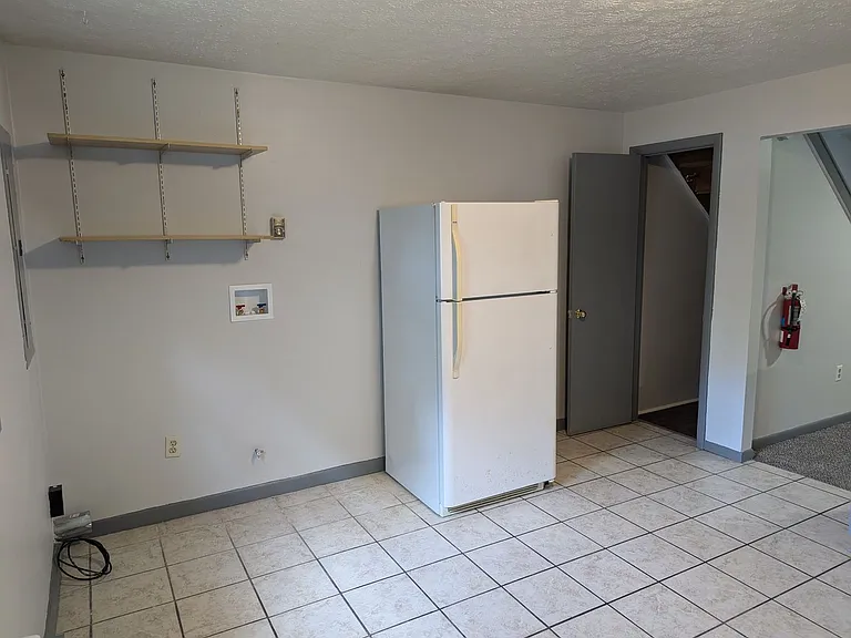669 Highland Ave — Photo 6