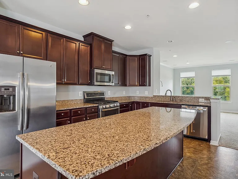 5934 Jefferson Commons Way — Photo 11