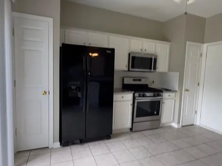 3307 Mannington Dr — Photo 4