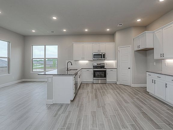 Angie Arisehomes 7550apachedr 8