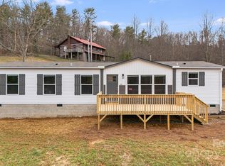 96 Sandons Trl, Marshall, NC 28753