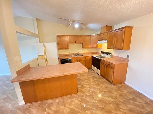 1st image of 4298 Woodstock Dr APT A
