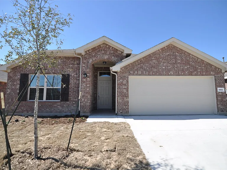 8913 Zubia Ln — Photo 1