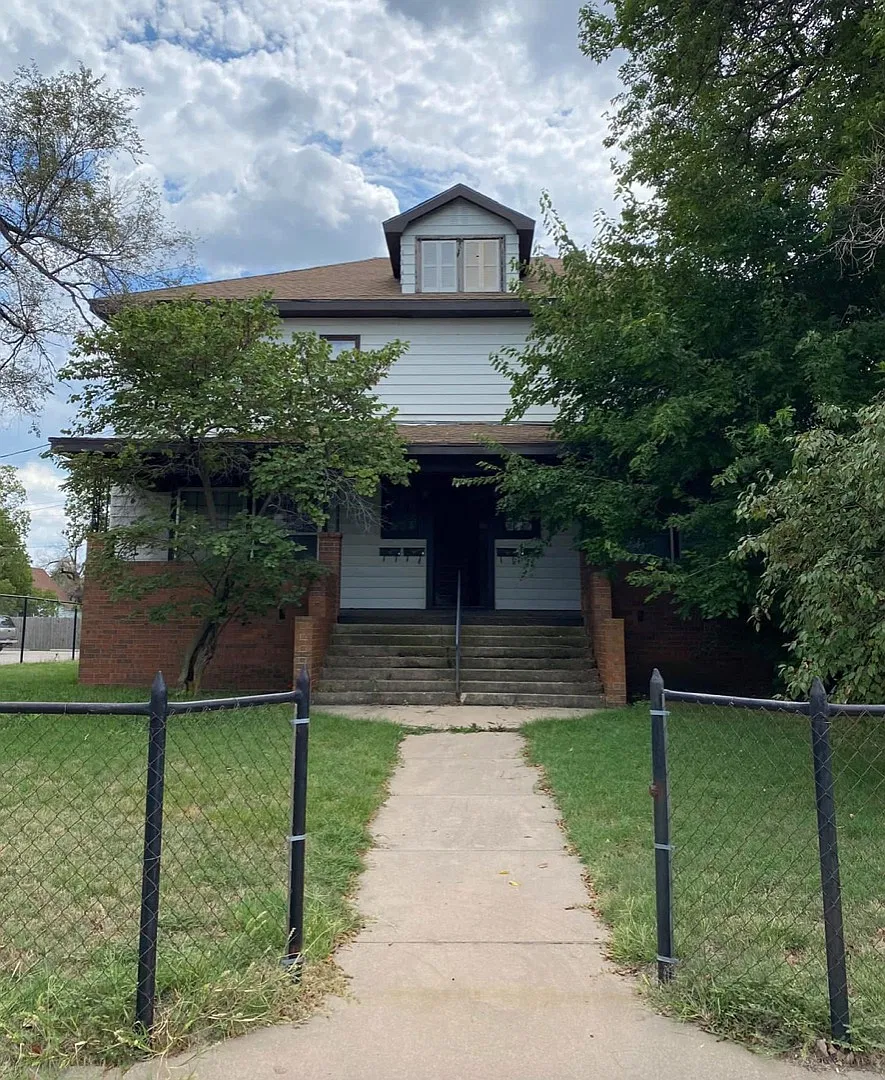 303 East Sherman Avenue - 2 — Photo 4