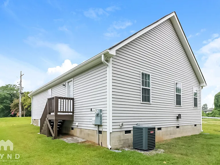 148 Bridge St — Photo 15