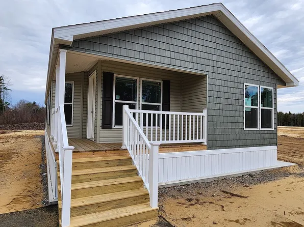 22 Aldi Lee Way, Topsham, ME 04086