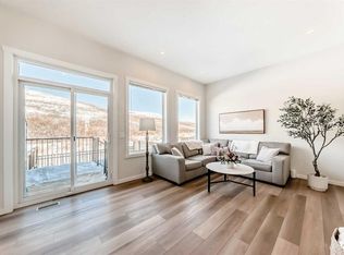 272 Cranbrook Sq SE, Calgary, AB T3M3E3