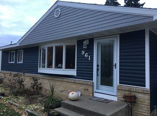 961 2nd St NW, New Brighton, MN 55112