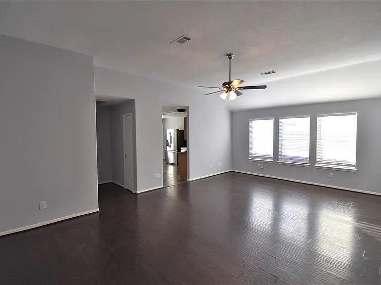 18319 Forest Dew Dr — Photo 3