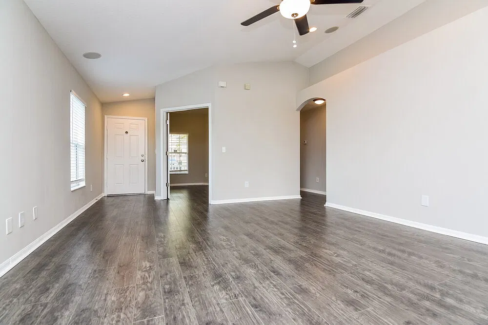 3 bed, 2.0 bath, 1492 sqft, $3,590 — Photo 3