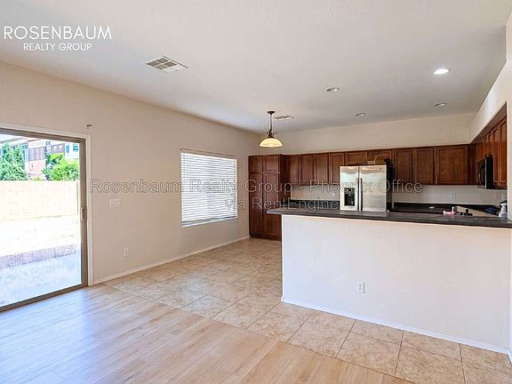 4th image of 1739 N Saint Francis Pl