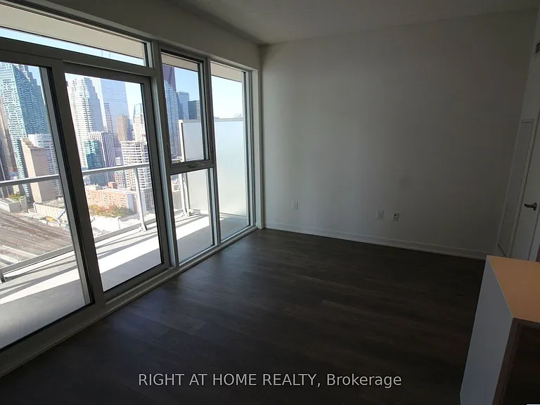20 Richardson St #3106 — Photo 8