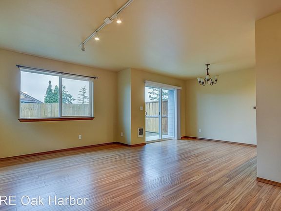 5th image of 65 NE Melrose Dr