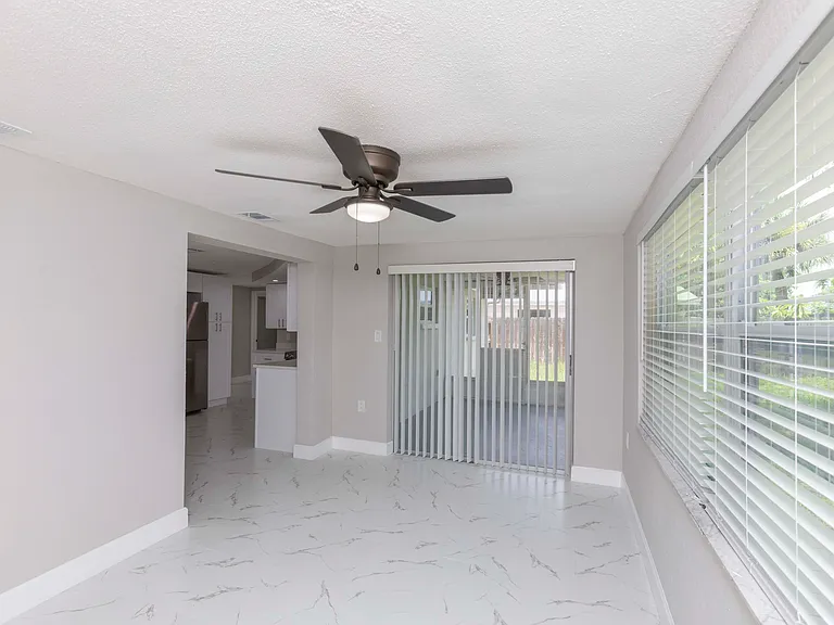 9026 Rainbow Ln — Photo 18