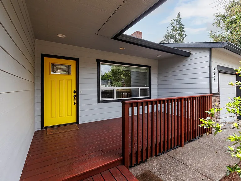 220 NW 137th Ave — Photo 4