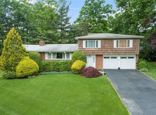 27 Hunt Path, New Rochelle, NY 10804