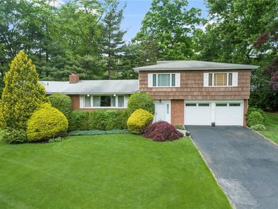 27 Hunt Path, New Rochelle, NY, 10804