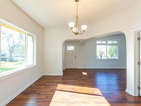 5th image of 1028 W Providence Ave