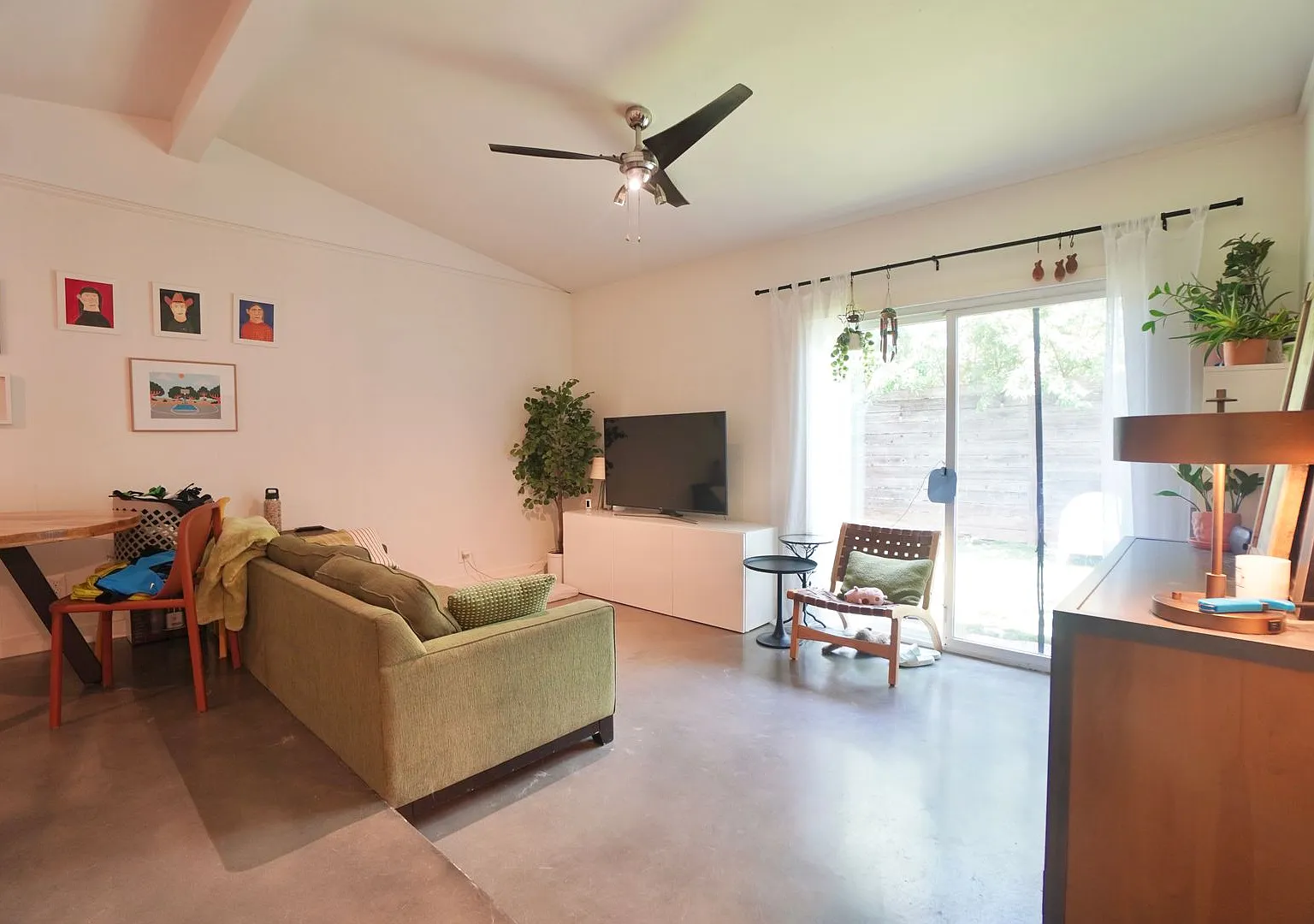 2 Bedroom Rental In Travis Heights | 78704 — Photo 4