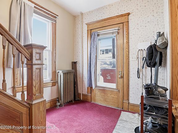 5th image of 109 Wyoming St