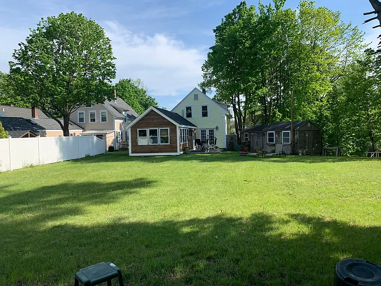 8 Floral Ave — Photo 17