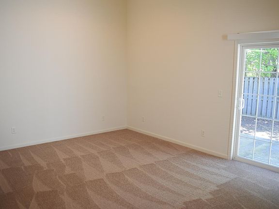 3rd image of 4223 Winding Branches Dr